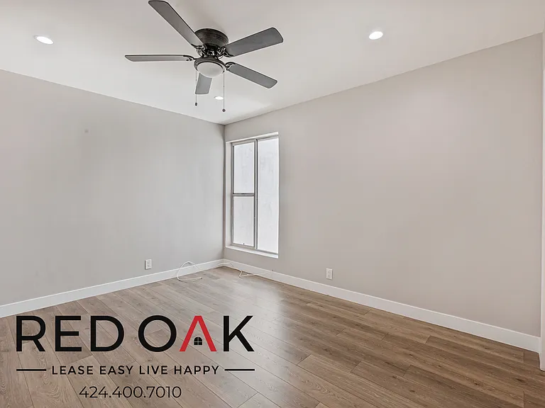 929 N Genesee Ave #6 — Photo 13
