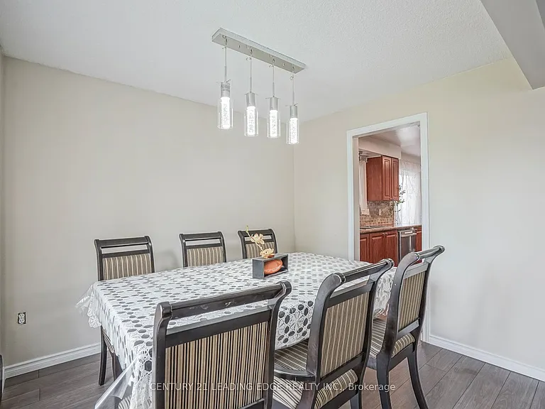 29 Junewood Cres #UPPER — Photo 13