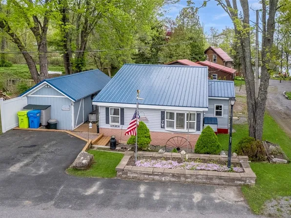 21 S Lake Rd, De Ruyter, NY 13052