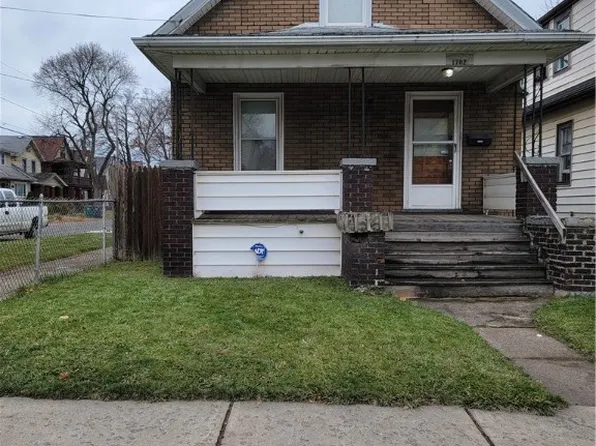 1702 Niagara St, Niagara Falls, NY 14303