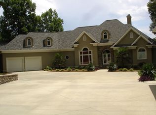 2161 Windy Oaks Dr, Fort Mill, SC 29708