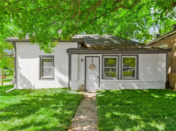 222 W College St, Independence, MO 64050