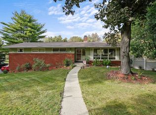 2 High Point Dr, Poughkeepsie, NY 12603