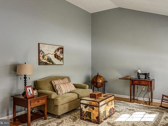 4th image of 237 Creek Rd