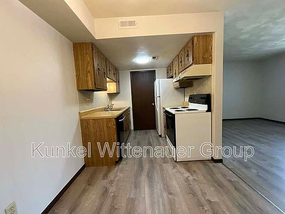 5th image of 9519 W Main St Unit 5