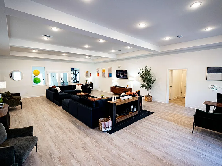 The Premiere at Brunswick Apartment Homes — Photo 13