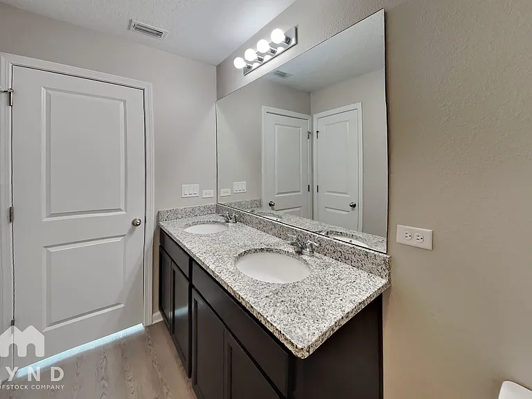 752 Henley Ct — Photo 9