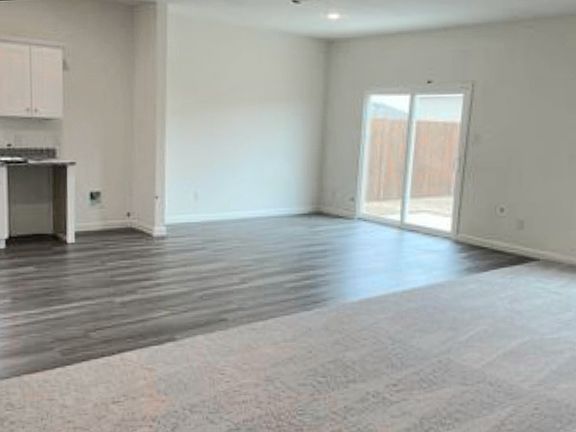 3rd image of 716 Cherry Blossom St