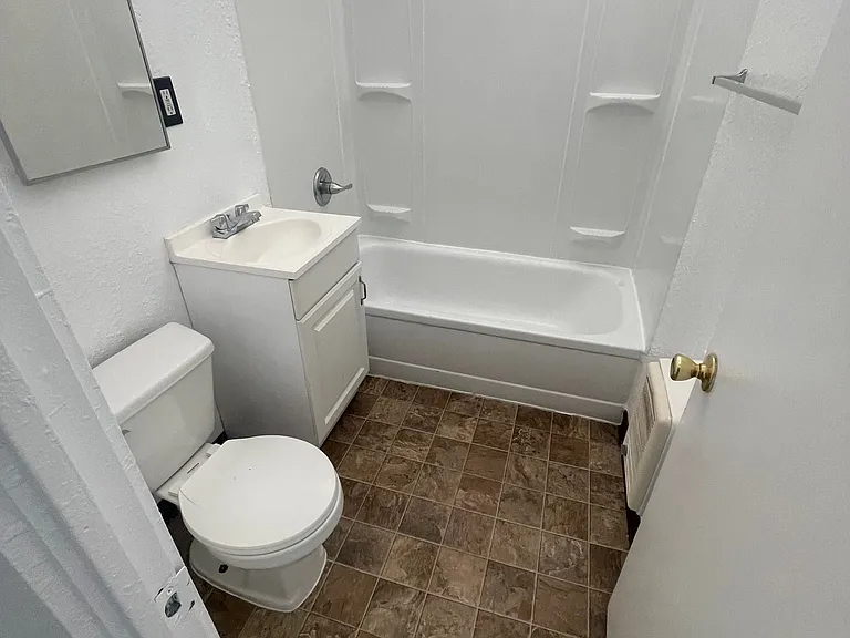 The Highlakes Apartments — Photo 12