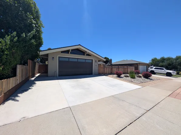 1261 Gloria Dr, Hollister, CA 95023