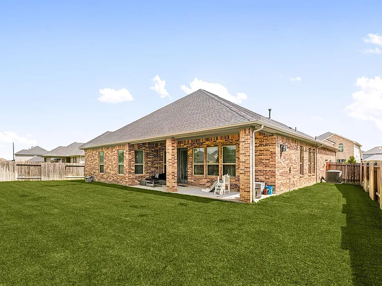 31611 Donoso Dr — Photo 37