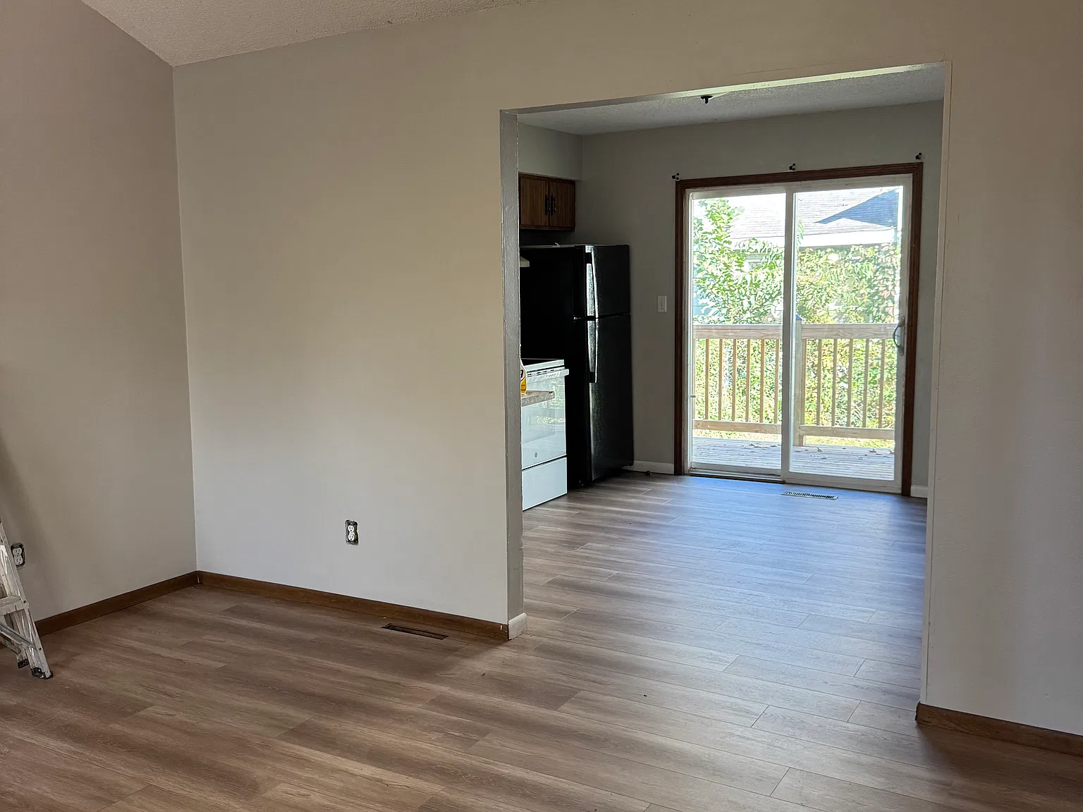 1027 E Blaine St — Photo 4