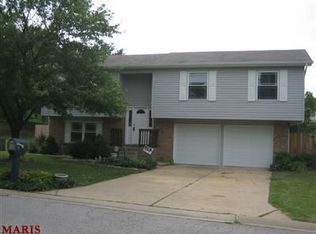 6 Wood Glen Dr, Saint Charles, MO 63304