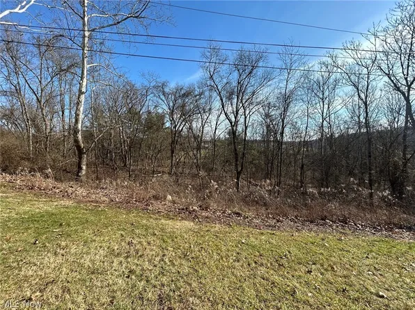 110-112 Colegate Woods Dr, Marietta, OH 45750