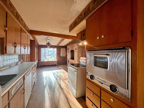 4th image of 612 10th St SW