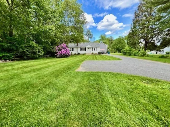 74 Oak Hill Rd, Fayville, MA 01745