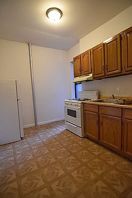 3rd image of 476 Clinton Ave APT 3C
