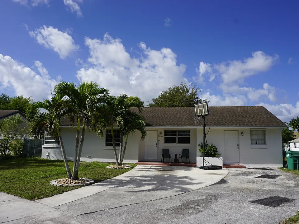 35700 SW 186th Ave