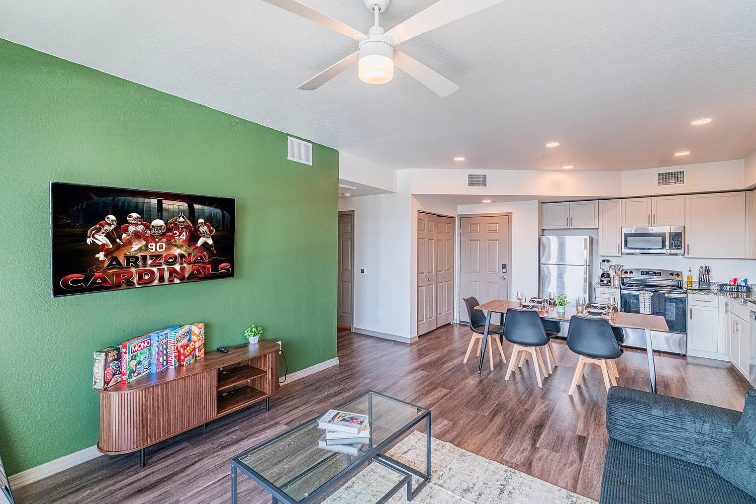 2 bed, 2.0 bath, 1044 sqft, $3,023 — Photo 4