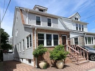 11914 201st St, Saint Albans, NY 11412