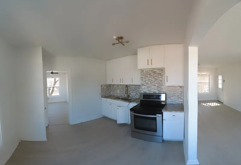 Cleburne 304.5 — Photo 2