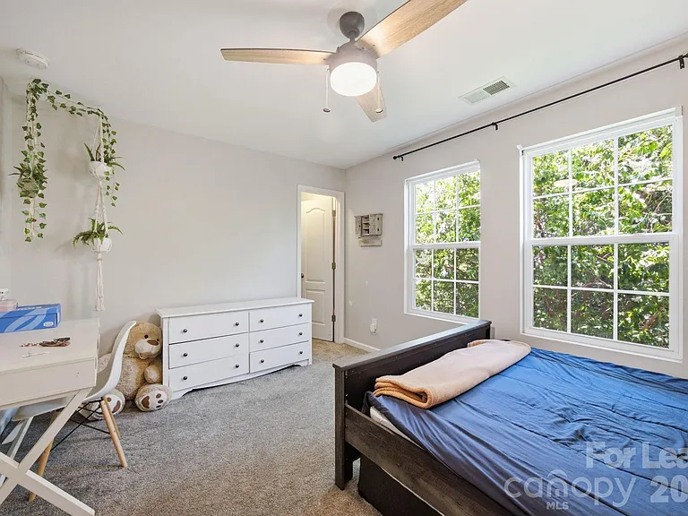 7037 Broughton Ln — Photo 24