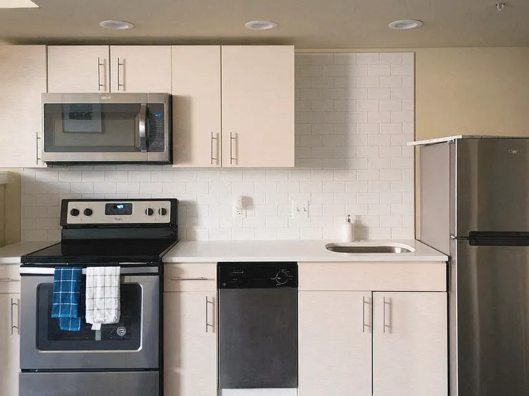 West Lofts Apartments — Photo 23
