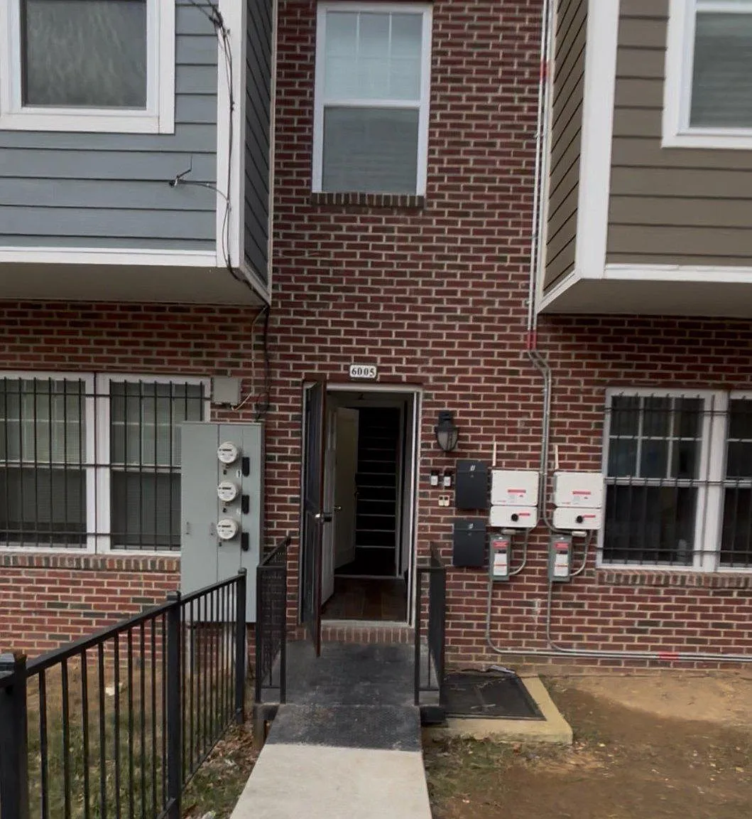 5 bed, 3.0 bath, 1800 sqft, $6,100 — Photo 1