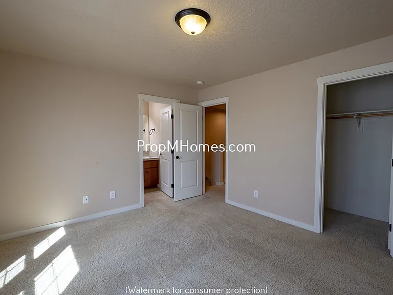 259 N Cedar St — Photo 8