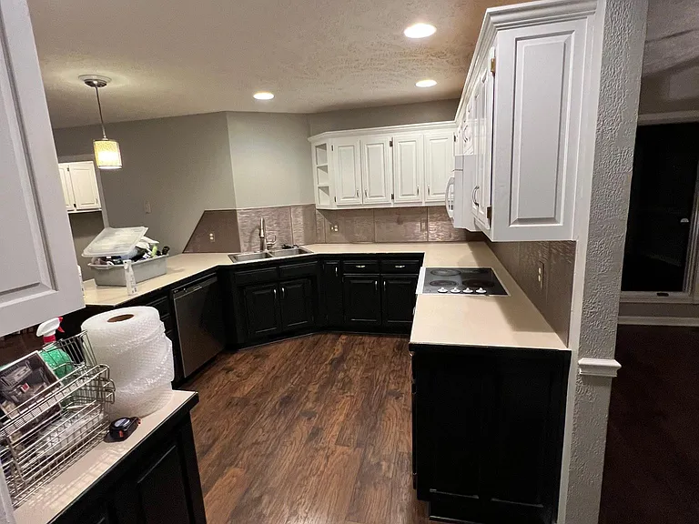 4595 S Park Ave — Photo 13
