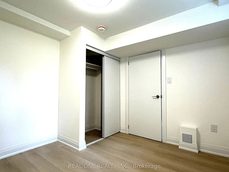 57 James Gray Dr #LOWER — Photo 4