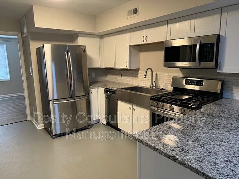 604 E Iredell Ave #7 — Photo 8