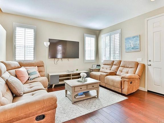 3rd image of 1022 Teatro Cir
