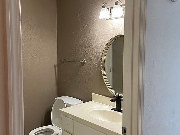 5th image of 1635 Newport Pl APT 11