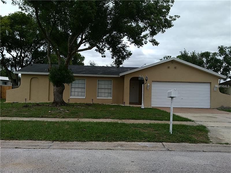 1st image of 221 Lochmond Dr