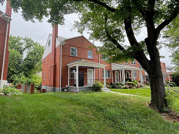 2nd image of 1900 Heathfield Rd