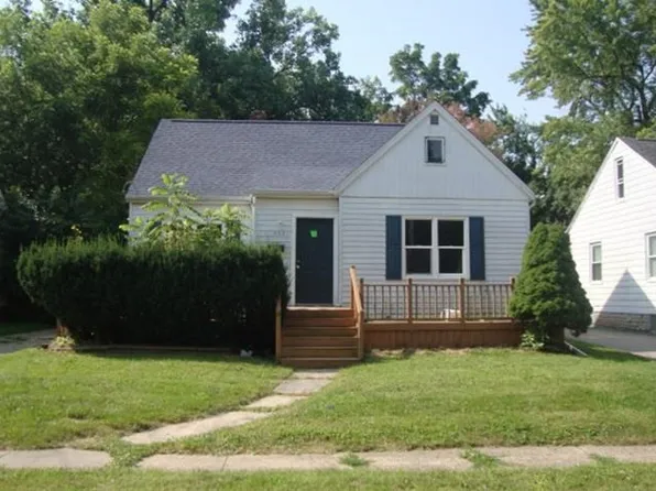 662 Spruce St, Mount Morris, MI 48458