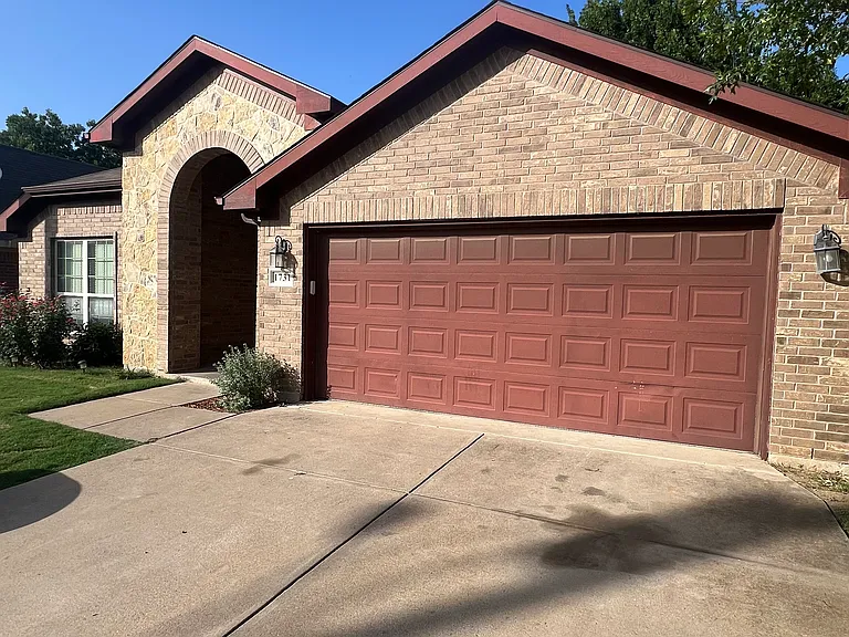 1731 Sully Ct — Photo 2