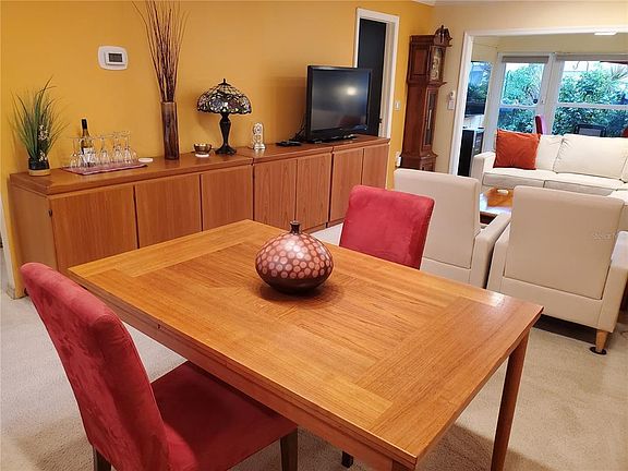 4th image of 1403 Arrowhead Cir W #140313E