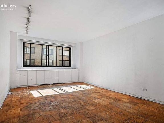 5th image of 16 W 16th St APT 8HN