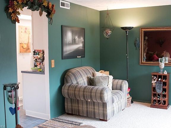 4th image of 1651 Mentor Ave APT 2910