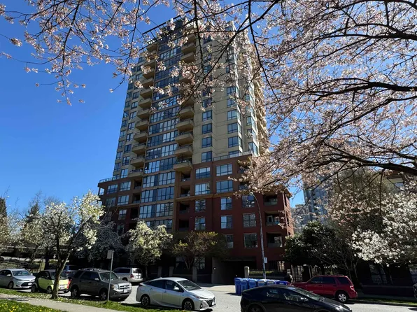 5288 Melbourne St #610, Vancouver, BC V5R 6E6