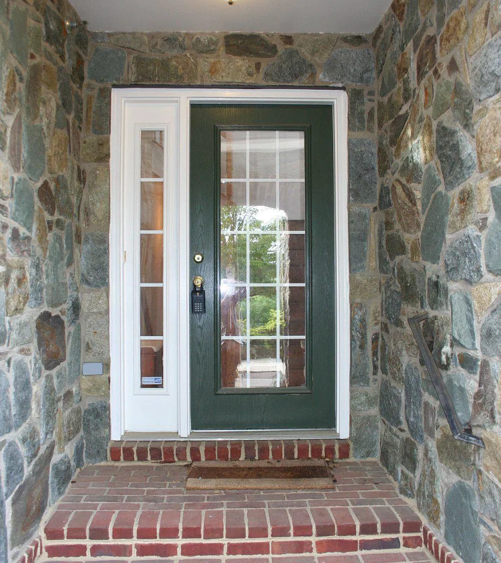 3 bed, 2.5 bath, 2340 sqft, $2,650 — Photo 3
