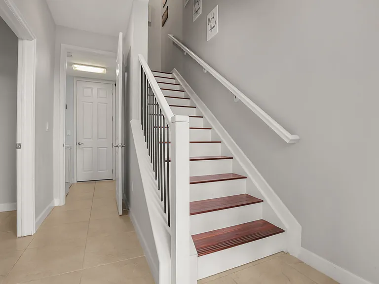 661 Hangnest Ln — Photo 28