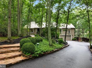 6 Strafford Circle Rd, Medford, NJ 08055