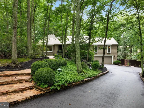 6 Strafford Circle Rd, Medford, NJ 08055