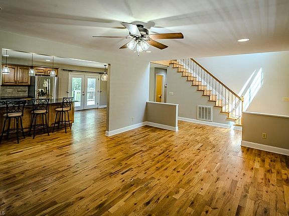 5th image of 108 Brookside Dr