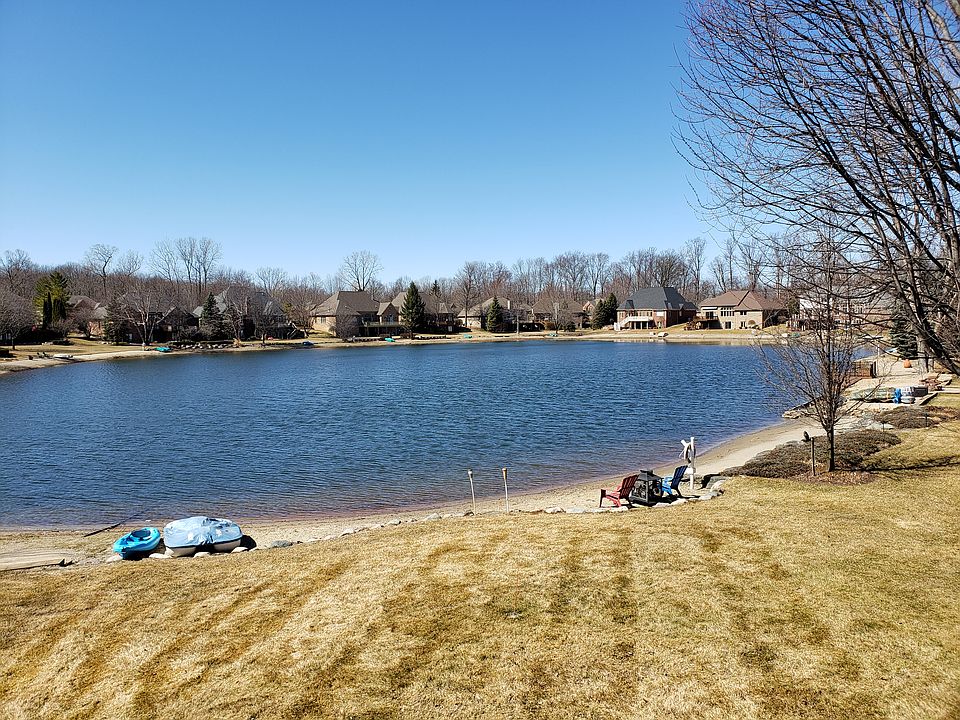 1st image of 48551 Kings Dr