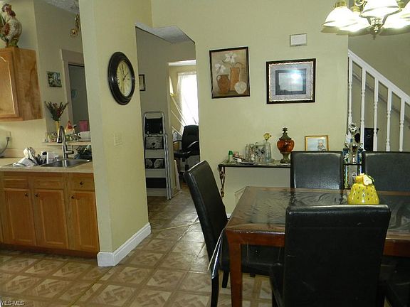 4th image of 12820 Lena Ave