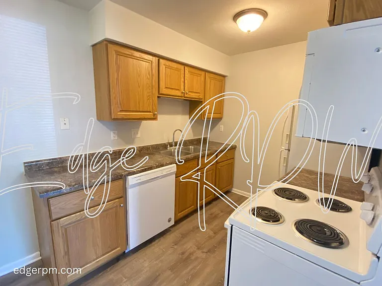 1115-1120 Doreen Ct — Photo 3